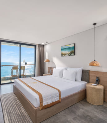 Premier King Ocean Balcony